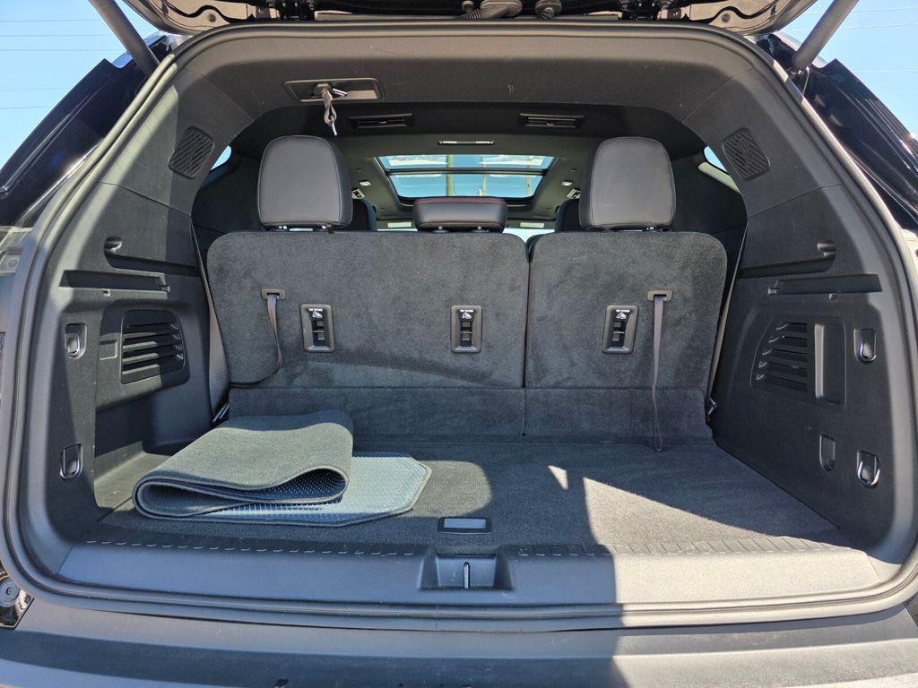 used 2024 Chevrolet Traverse car, priced at $40,993