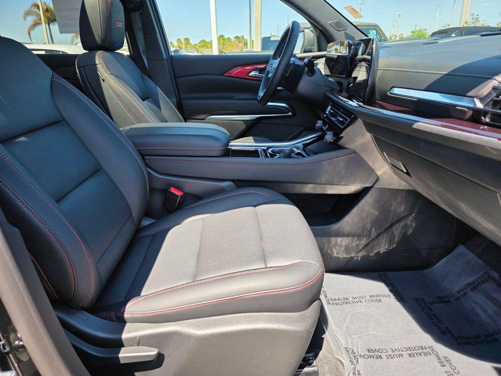 used 2024 Chevrolet Traverse car, priced at $40,993