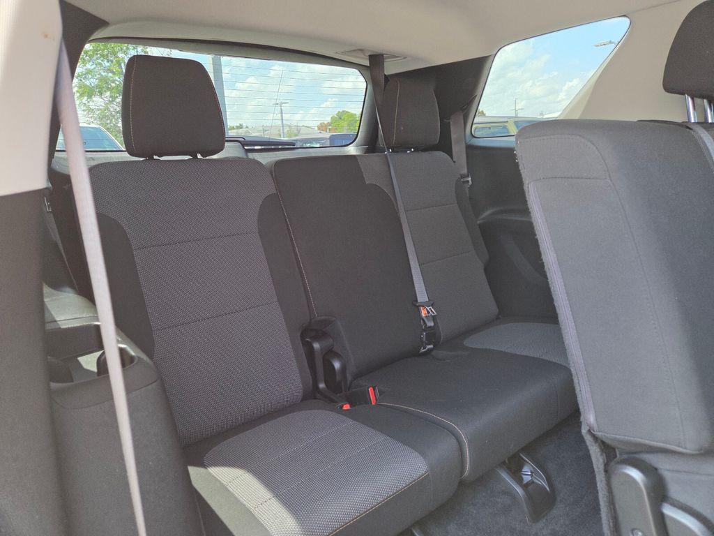 used 2021 Chevrolet Traverse car, priced at $21,077