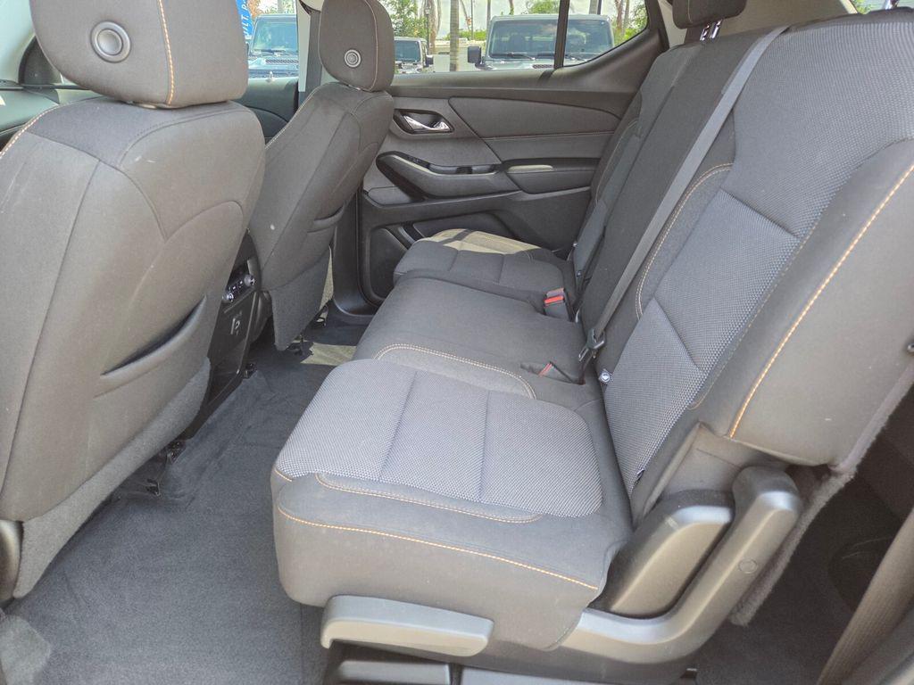 used 2021 Chevrolet Traverse car, priced at $21,077
