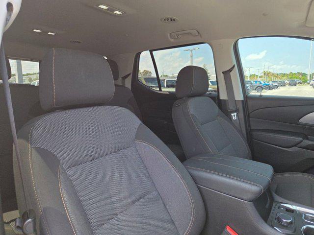 used 2021 Chevrolet Traverse car, priced at $18,991