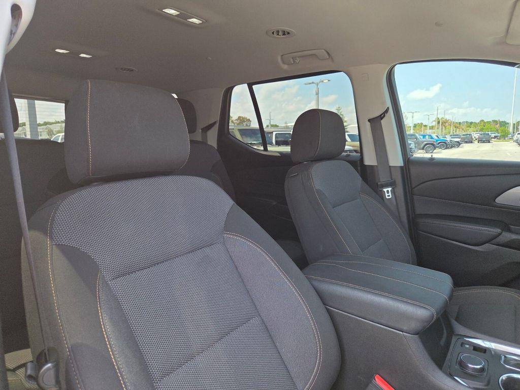 used 2021 Chevrolet Traverse car, priced at $21,077