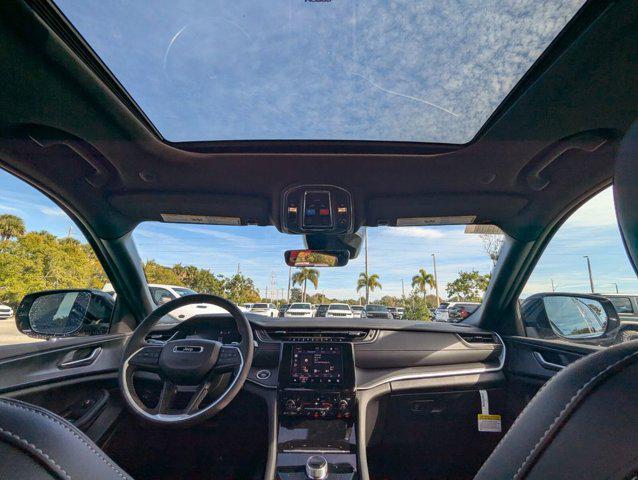 new 2025 Jeep Grand Cherokee car, priced at $36,149
