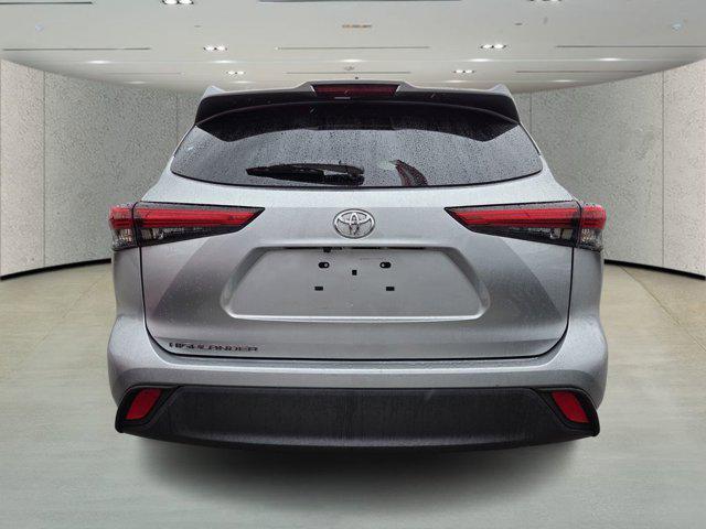 used 2023 Toyota Highlander car, priced at $30,994