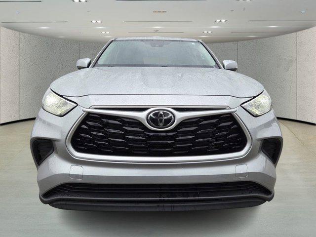used 2023 Toyota Highlander car, priced at $30,994