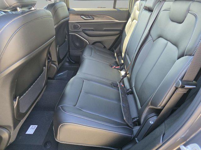 new 2026 Jeep Grand Cherokee car, priced at $42,613