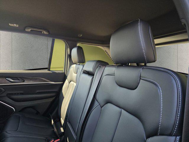 new 2026 Jeep Grand Cherokee car, priced at $42,613