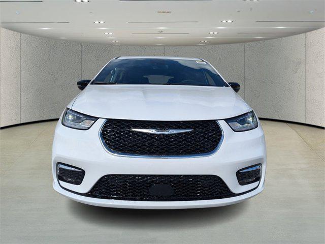 new 2026 Chrysler Pacifica car, priced at $39,192