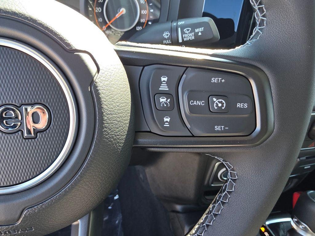 new 2026 Jeep Gladiator car, priced at $40,713