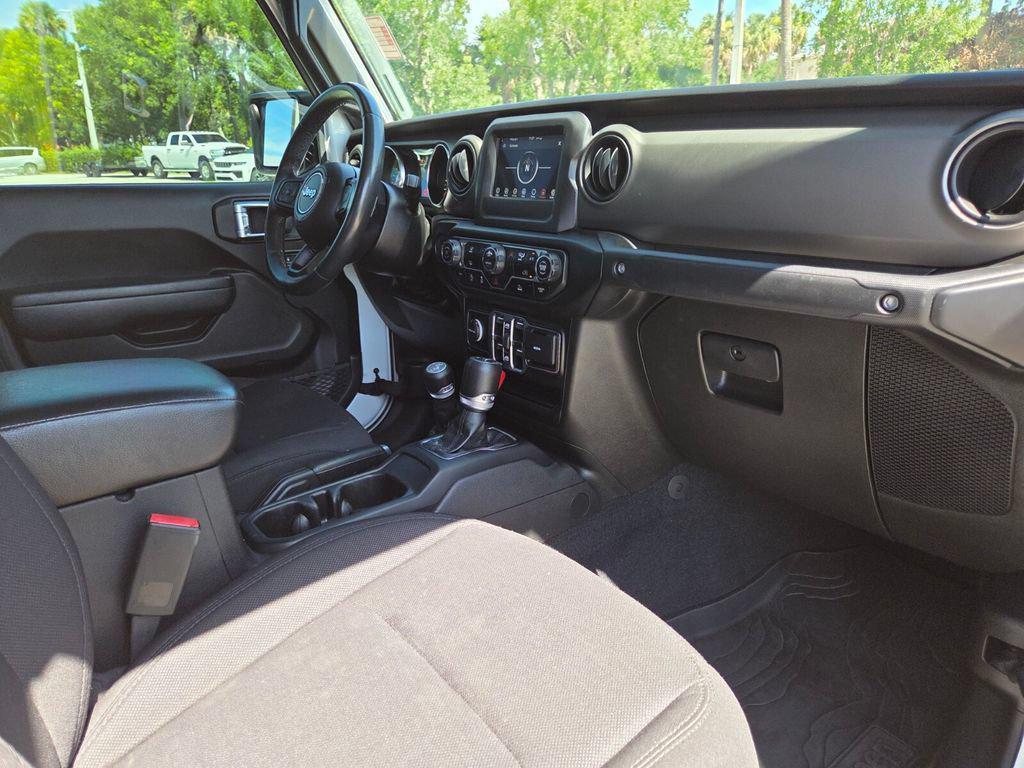 used 2022 Jeep Gladiator car, priced at $25,983