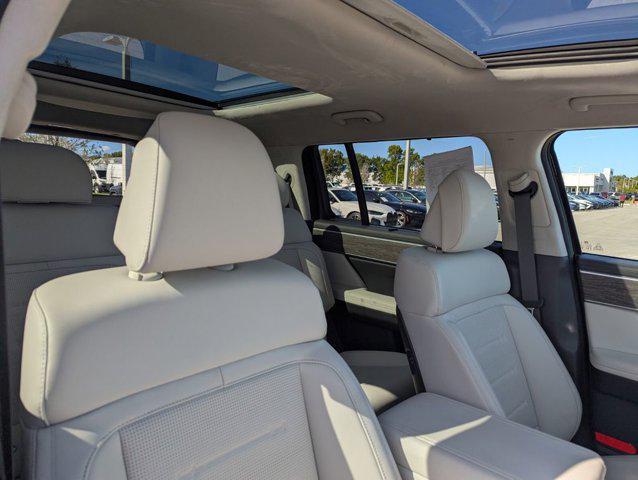 used 2025 Hyundai Santa Fe car, priced at $37,484