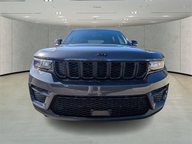 new 2025 Jeep Grand Cherokee car, priced at $33,930