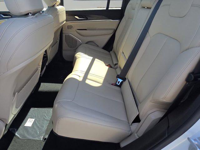 new 2026 Jeep Grand Cherokee car, priced at $37,082