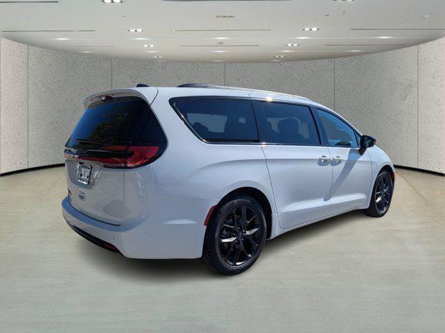 new 2026 Chrysler Pacifica car, priced at $41,212