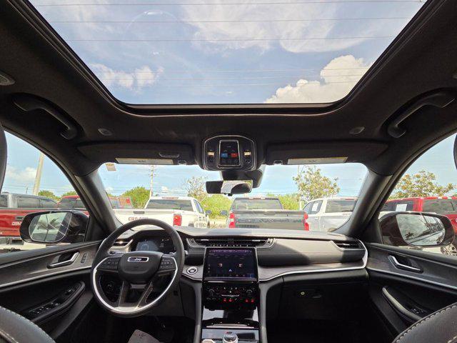 used 2025 Jeep Grand Cherokee car, priced at $37,991