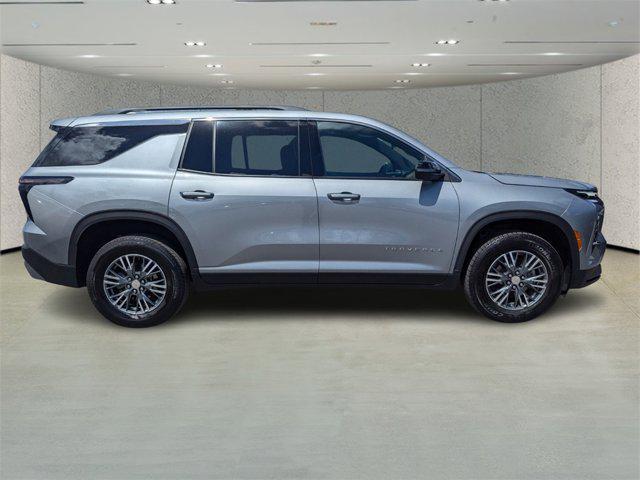 used 2024 Chevrolet Traverse car, priced at $33,119