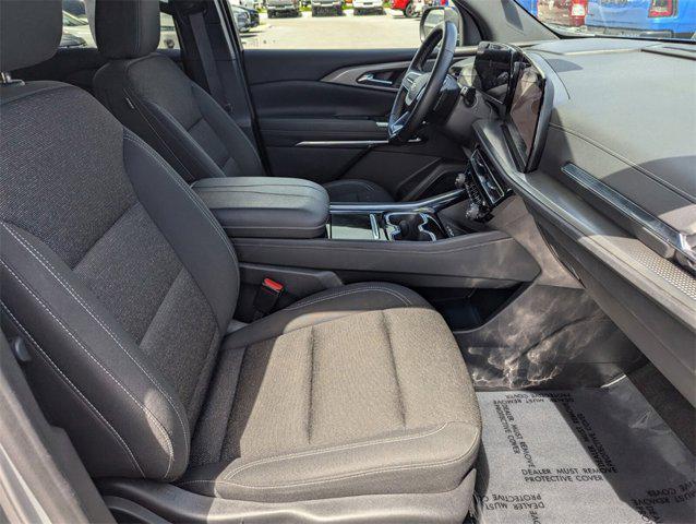 used 2024 Chevrolet Traverse car, priced at $33,119