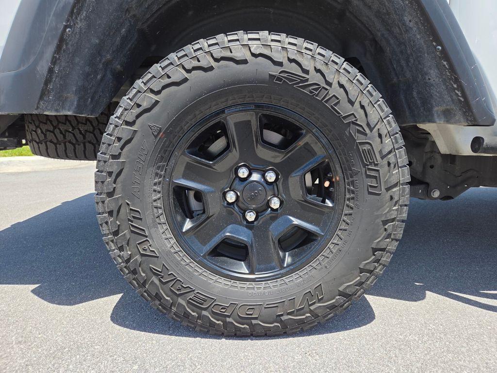 used 2023 Jeep Gladiator car, priced at $34,492