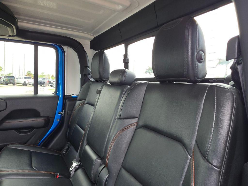 used 2022 Jeep Gladiator car, priced at $34,182