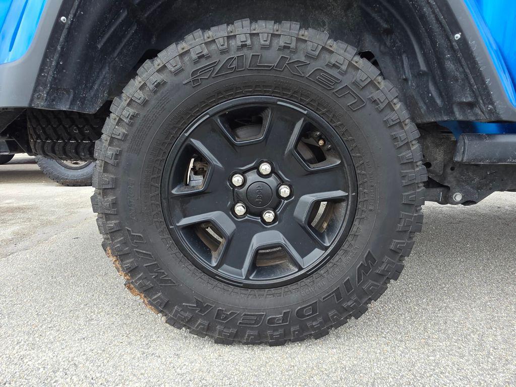 used 2022 Jeep Gladiator car, priced at $34,182