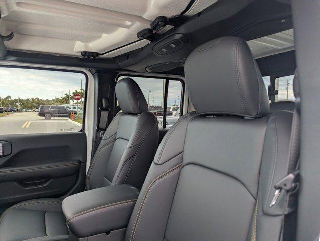 new 2026 Jeep Gladiator car, priced at $41,270