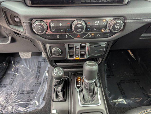 new 2026 Jeep Gladiator car, priced at $41,270