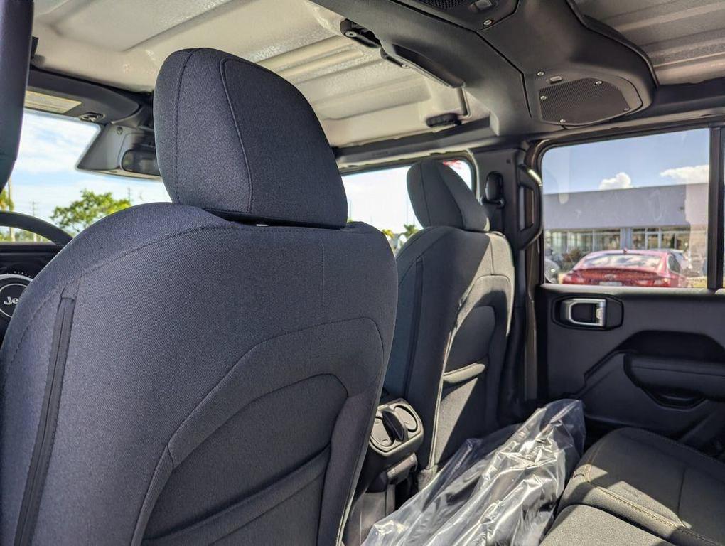 new 2026 Jeep Gladiator car, priced at $45,469