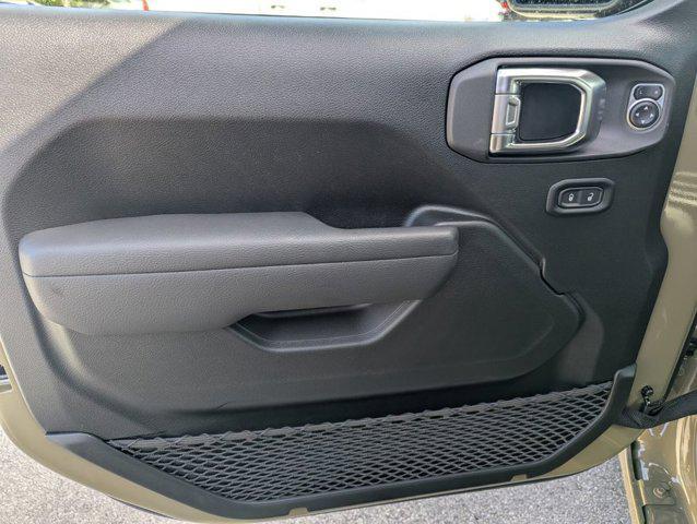 new 2026 Jeep Gladiator car, priced at $40,477