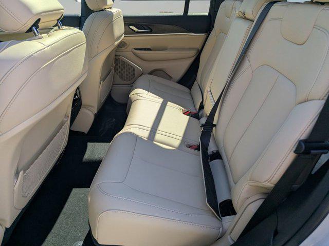 new 2026 Jeep Grand Cherokee car, priced at $42,613