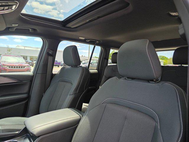 new 2026 Jeep Grand Cherokee car, priced at $38,021