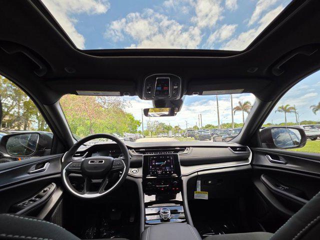 new 2026 Jeep Grand Cherokee car, priced at $38,021