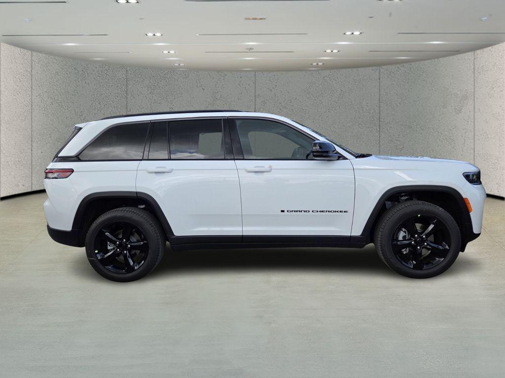 new 2026 Jeep Grand Cherokee car, priced at $44,873