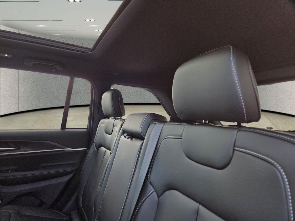 new 2026 Jeep Grand Cherokee car, priced at $44,873