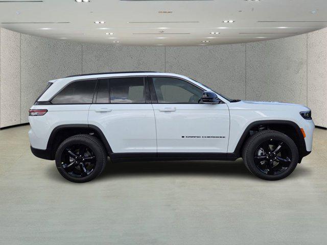 new 2026 Jeep Grand Cherokee car, priced at $43,690
