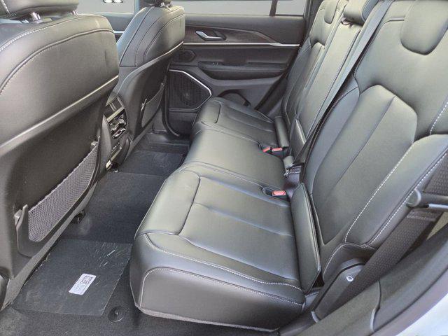 new 2026 Jeep Grand Cherokee car, priced at $43,690