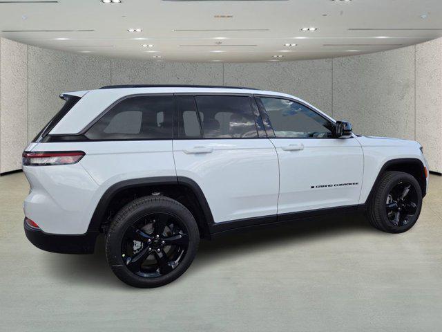 new 2026 Jeep Grand Cherokee car, priced at $43,690