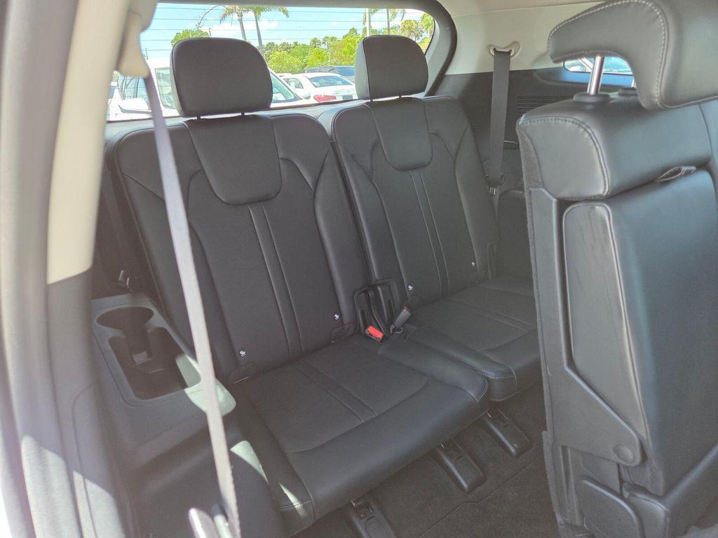 used 2024 Kia Sorento car, priced at $25,491