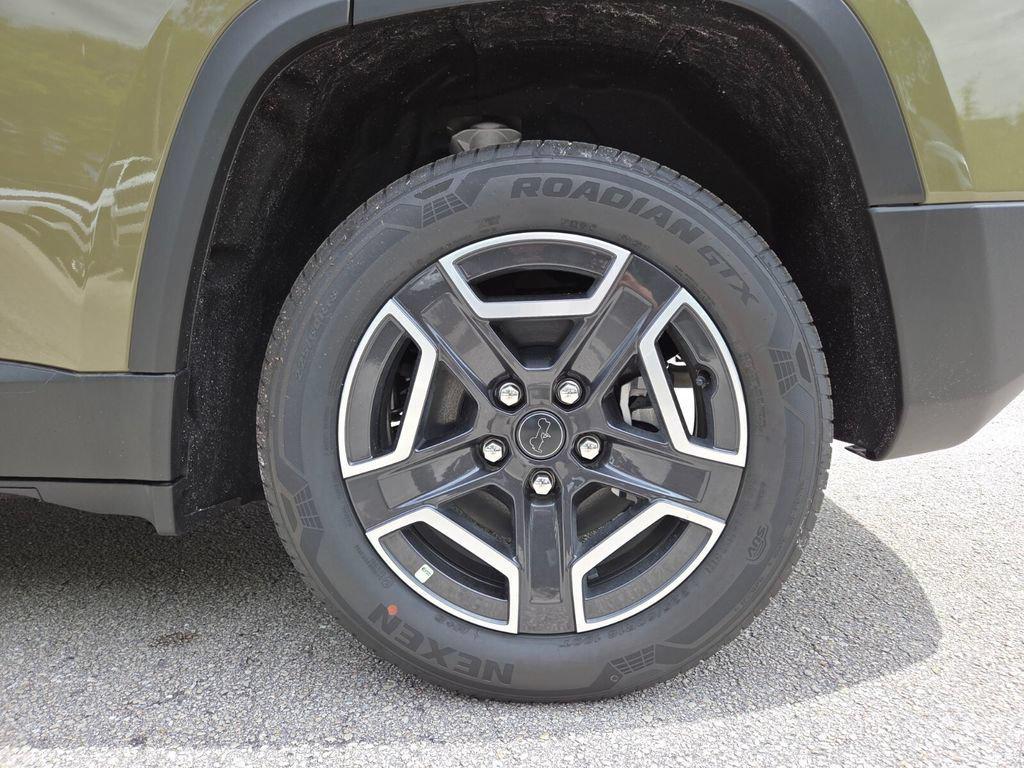 new 2026 Jeep Cherokee car, priced at $39,990