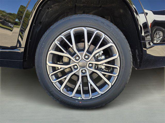 new 2025 Jeep Grand Cherokee L car, priced at $59,618