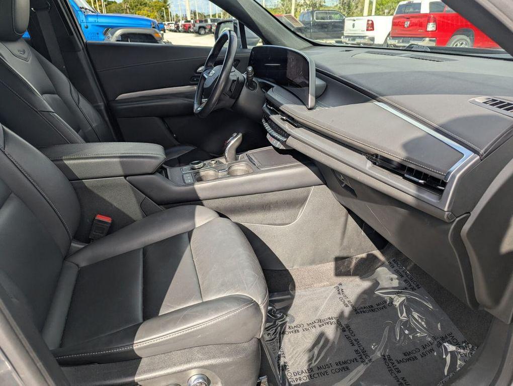 used 2024 Cadillac XT4 car, priced at $29,999