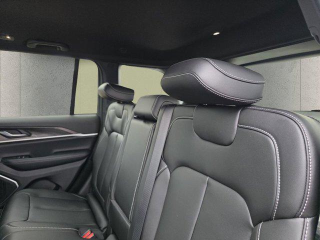 new 2026 Jeep Grand Cherokee car, priced at $37,587