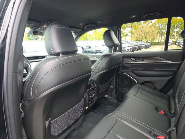 new 2026 Jeep Grand Cherokee car, priced at $37,587