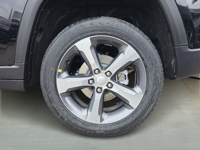 new 2026 Jeep Grand Cherokee car, priced at $37,587
