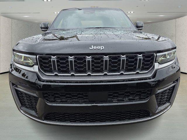 new 2026 Jeep Grand Cherokee car, priced at $37,587