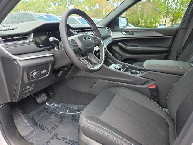 new 2026 Jeep Grand Cherokee car, priced at $35,399
