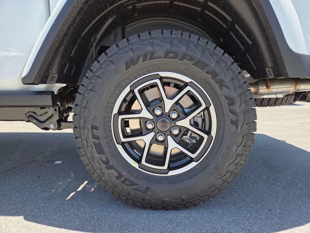 new 2026 Jeep Gladiator car, priced at $61,550