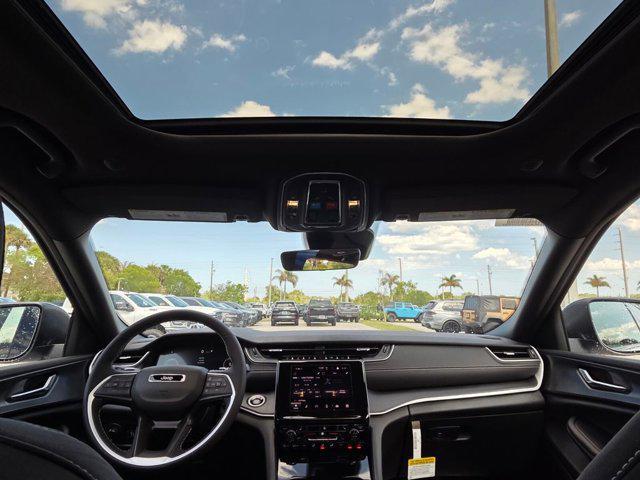 new 2026 Jeep Grand Cherokee car, priced at $44,005