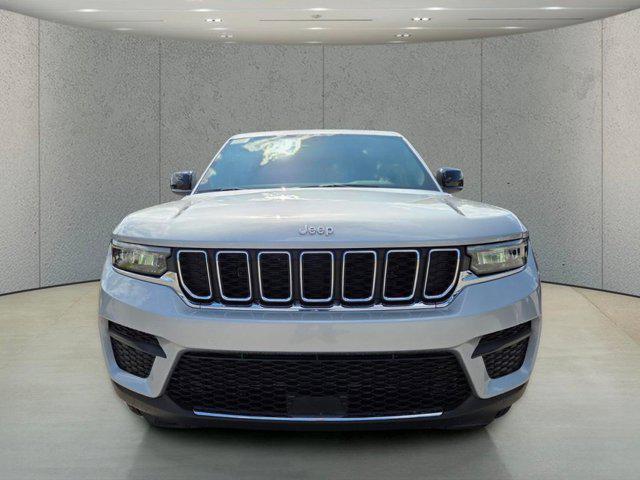new 2026 Jeep Grand Cherokee car, priced at $44,005