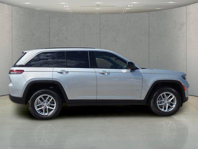 new 2026 Jeep Grand Cherokee car, priced at $44,005