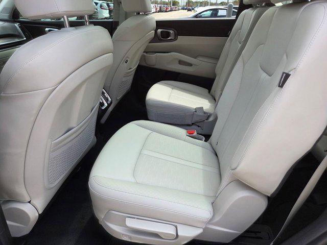 used 2025 Kia Sorento car, priced at $33,231